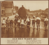 873105 Afbeelding van een groepje kinderen achter een sproeiwagen op de Keulsekade bij het Merwedekanaalte Utrecht, op ...